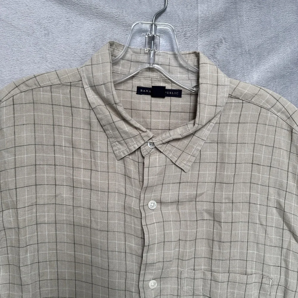 Banana Republic Button Down Shirt Mens Large Tan Plaid Long Sleeve Pocket Casual
